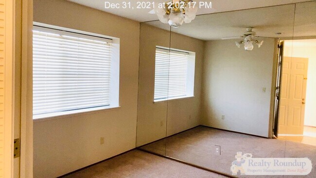 Foto del edificio - 8755 Pacific Hills Way