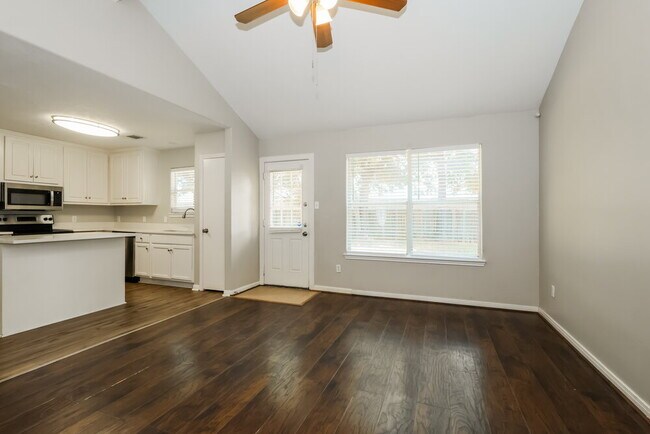 Foto del edificio - 16325 Sun View Ln