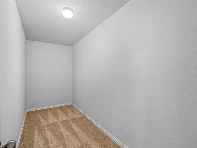 Foto del edificio - 27215 Symphony Creek Ln