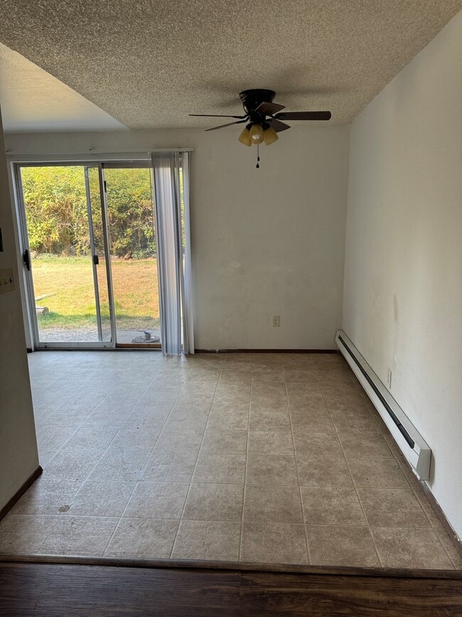 Building Photo - 675 SW Harrier Cir