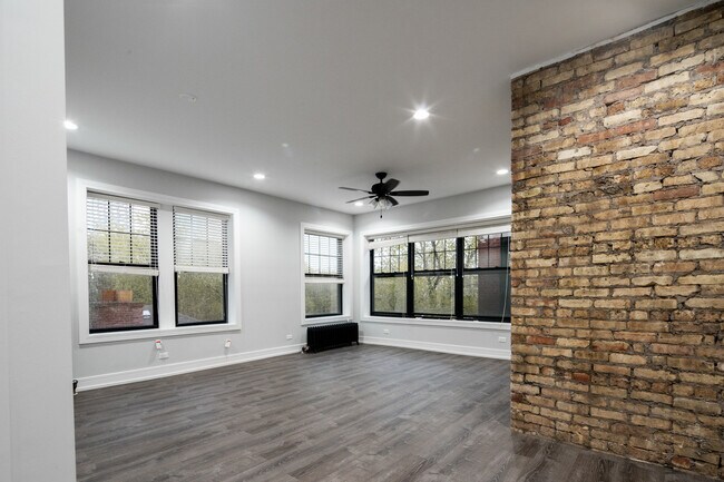 Foto del edificio - 1058 W Glenlake Ave