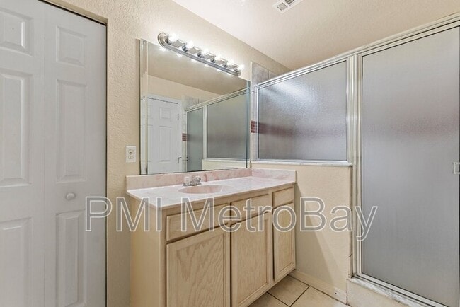 Building Photo - 5039 Sunridge Palms Dr