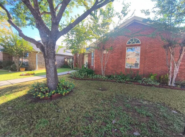 Building Photo - 4301 Pinon Ridge Dr