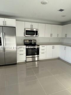 Building Photo - 25867 SW 145th Ave