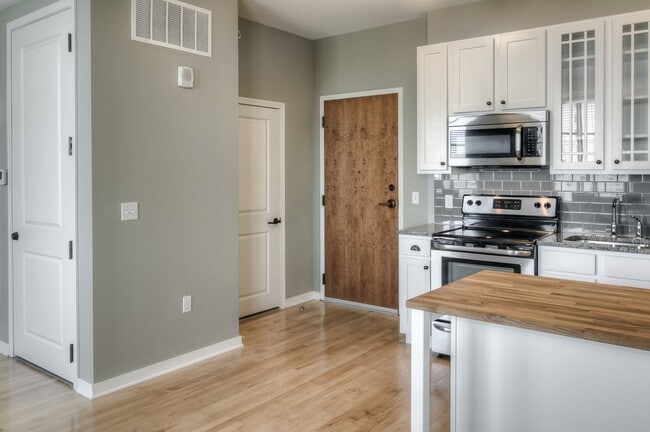 Interior Photo - The Barker — Downtown Omaha at Your Doorstep