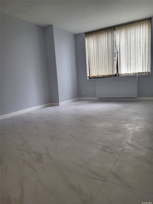 Foto del edificio - 138-35 Elder Ave