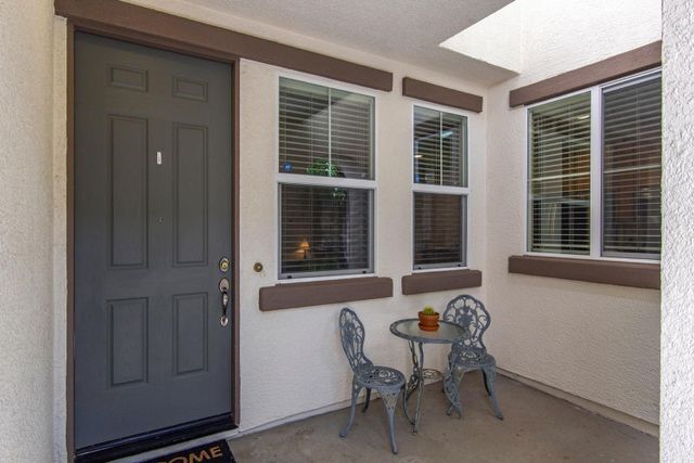 Building Photo - 2108 Las Palomas Loop