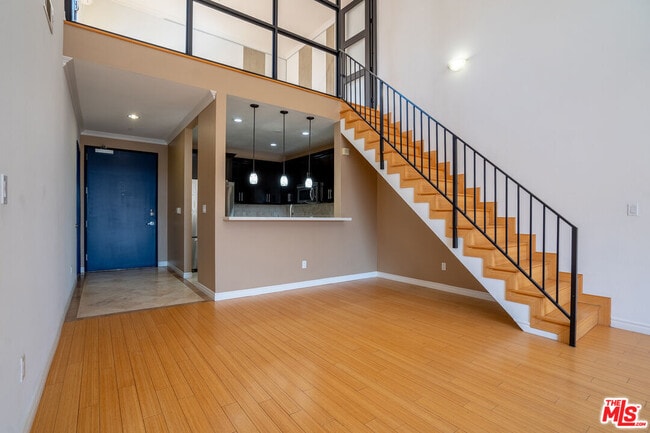 Building Photo - 625 S Berendo St