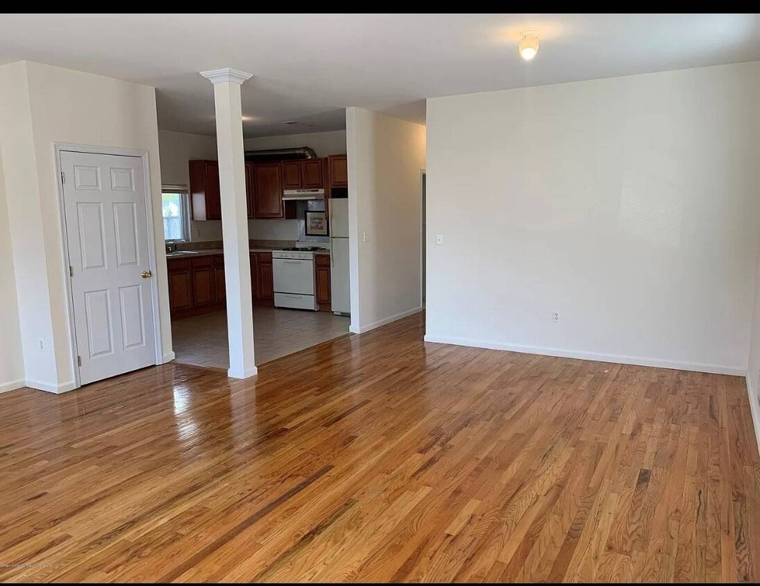 Foto del edificio - 15 Hunter Ave