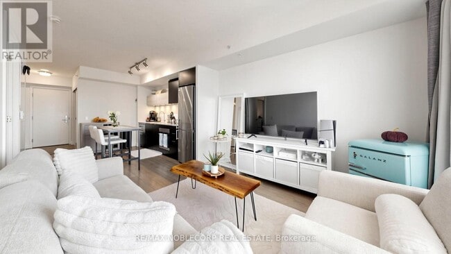 Building Photo - 20 Thomas Riley Rd