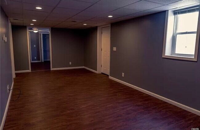 Building Photo - 439 S Edwards Ave
