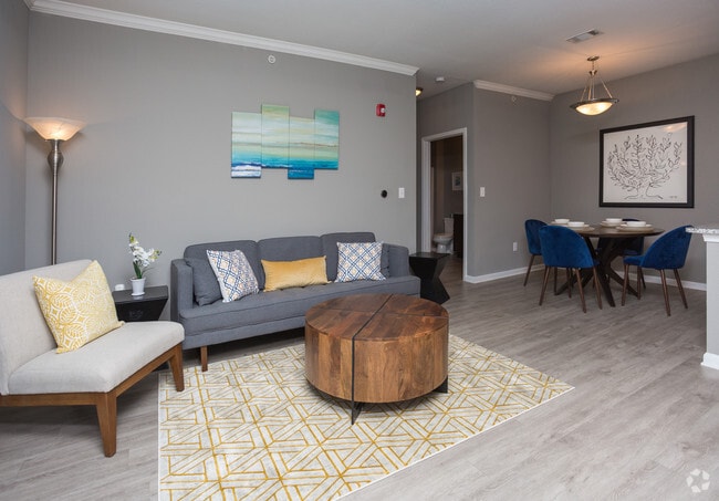 2BR, 2BA - 1,071 SF - Providence Trail
