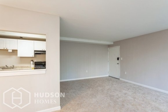 Foto del edificio - 9284 Adelphi Rd