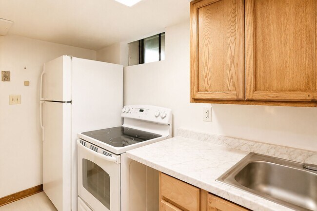 Foto del edificio - Move-In Ready 1 Bedroom Apartment Minutes from UVA