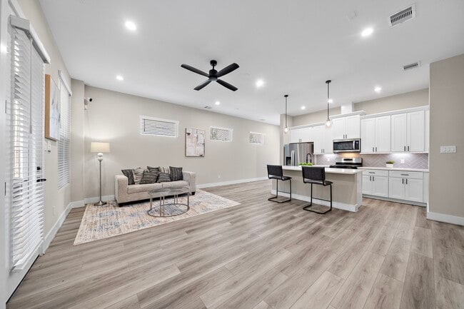 Building Photo - 11 Wellford St