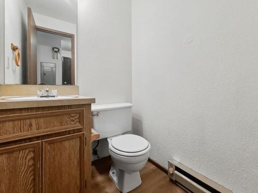 Foto del edificio - AVAILABLE NOW! Spacious Kingsgate Home with New Flooring & Appliances