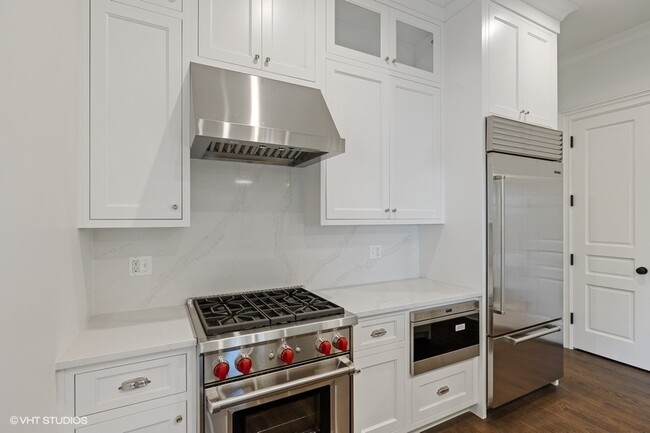 Foto del edificio - 1300 N Ritchie Ct