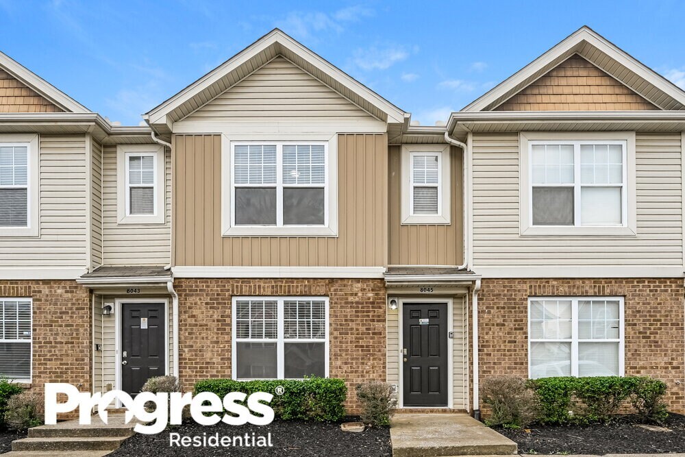 Foto principal - 8045 Logan Dr