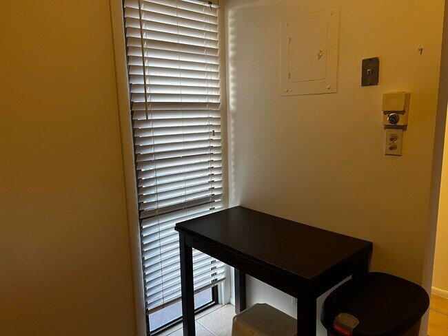 Foto del edificio - 3101 N Country Club Dr