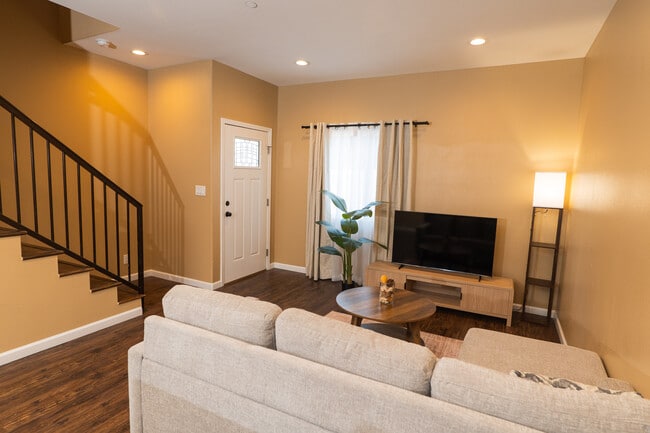 Living room & Kitchen - 938 S Bernal Ave