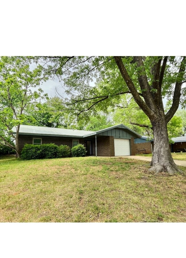 Building Photo - 409 Stansbury St