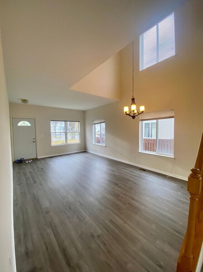 Foto del edificio - 3 Bedroom Duplex Home in Romeoville