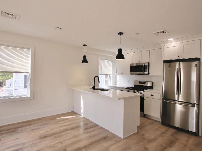 Primary Photo - 14 Vinton St