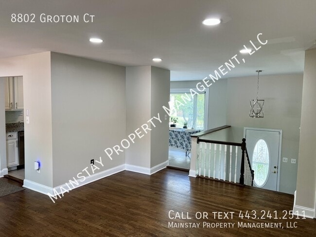Foto del edificio - 8802 Groton Ct