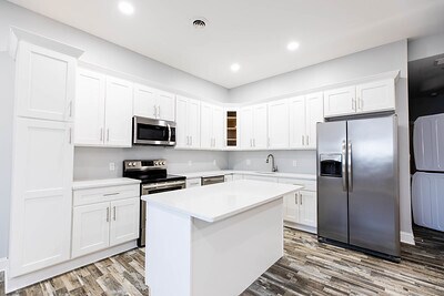 Building Photo - 220 Rystan Pl