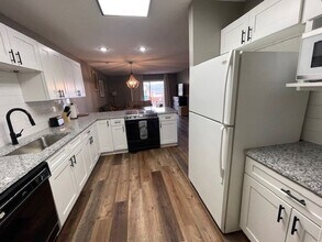 Building Photo - 193 Avondale Dr