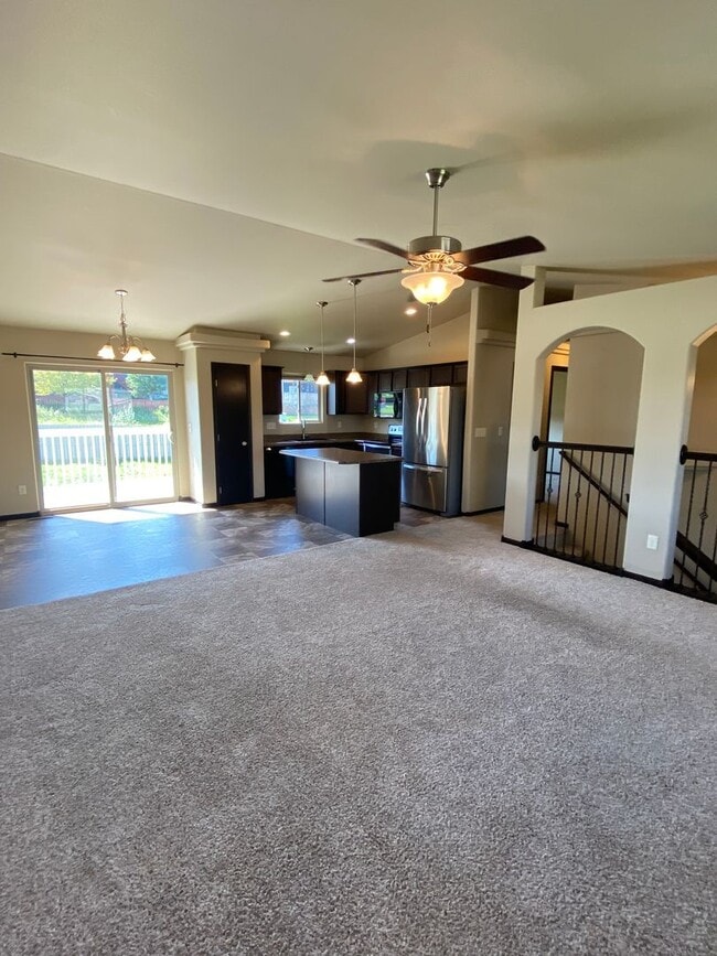 Building Photo - 4 Bedroom, 3 Bathroom Home for Rent