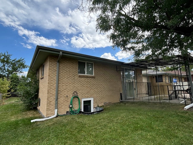 990 1/2 Upham Street - 990 1/2 Upham Street Apartment