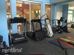 Foto del edificio - 2445 NW 33rd St