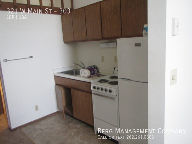 Building Photo - Large one bedroom downtown Waukesha