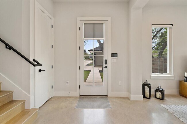 Foto del edificio - 1504 Ruth Ave