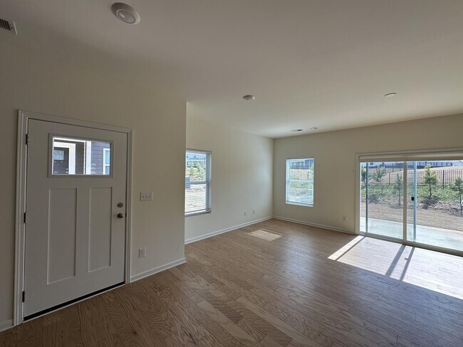 Foto del edificio - 326 Willowsford Dr