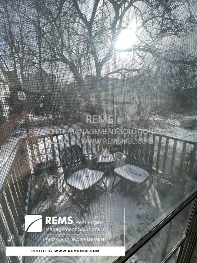 Building Photo - 947 Williamson St