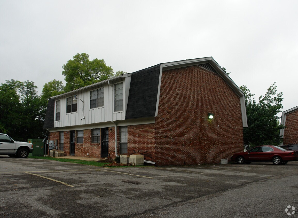 Building Photo - 615 Idlewild Cir