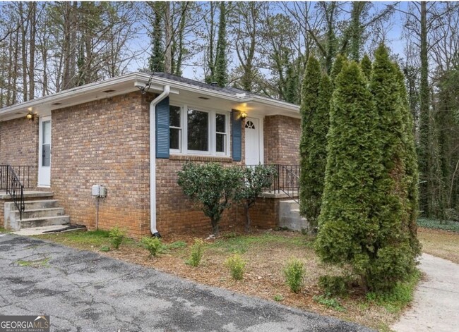 Building Photo - 2715 Hicks Rd