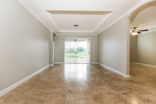 Building Photo - 141 Seminole Lakes Dr