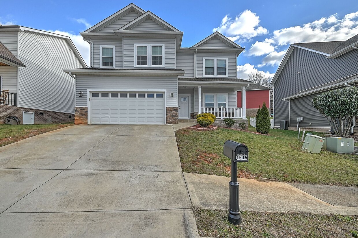 4 Bedroom / 2.5 Bath Home Kingsport, TN - 4 Bedroom / 2.5 Bath Home  Kingsport, TN