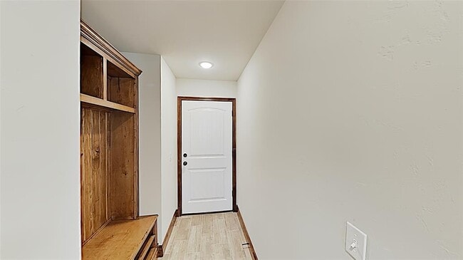 Building Photo - 404 Charles Ct