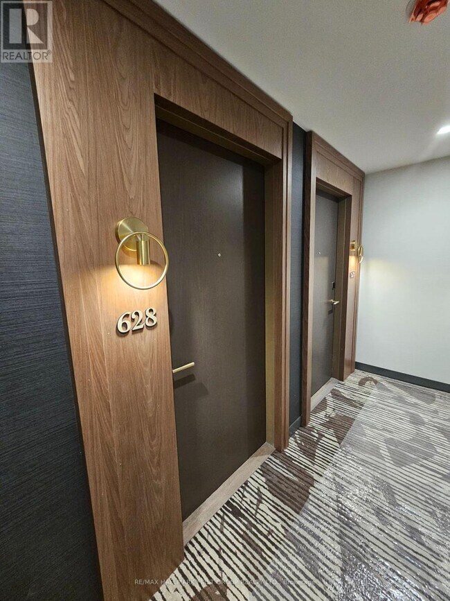 Photo du bâtiment - 6-626 Greenbriar Rd