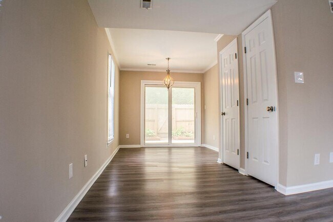 Foto del edificio - 321 Oak Arbor Ln