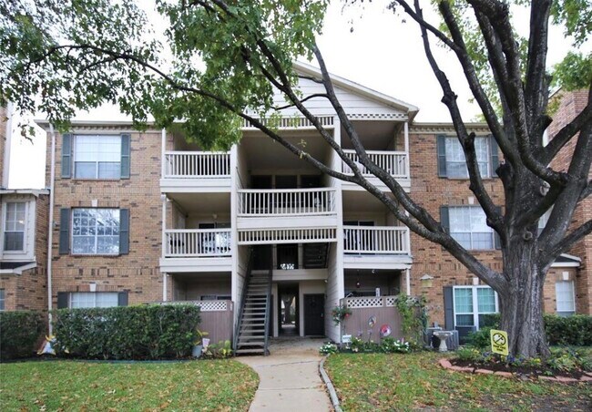 Building Photo - 2626 Holly Hall St