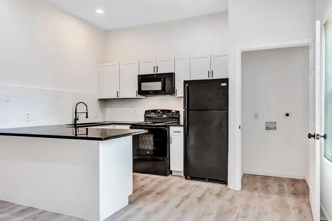 Foto del edificio - 817 W 9th St