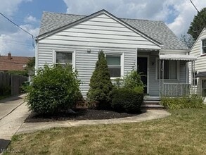 Building Photo - 15513 Rockside Rd