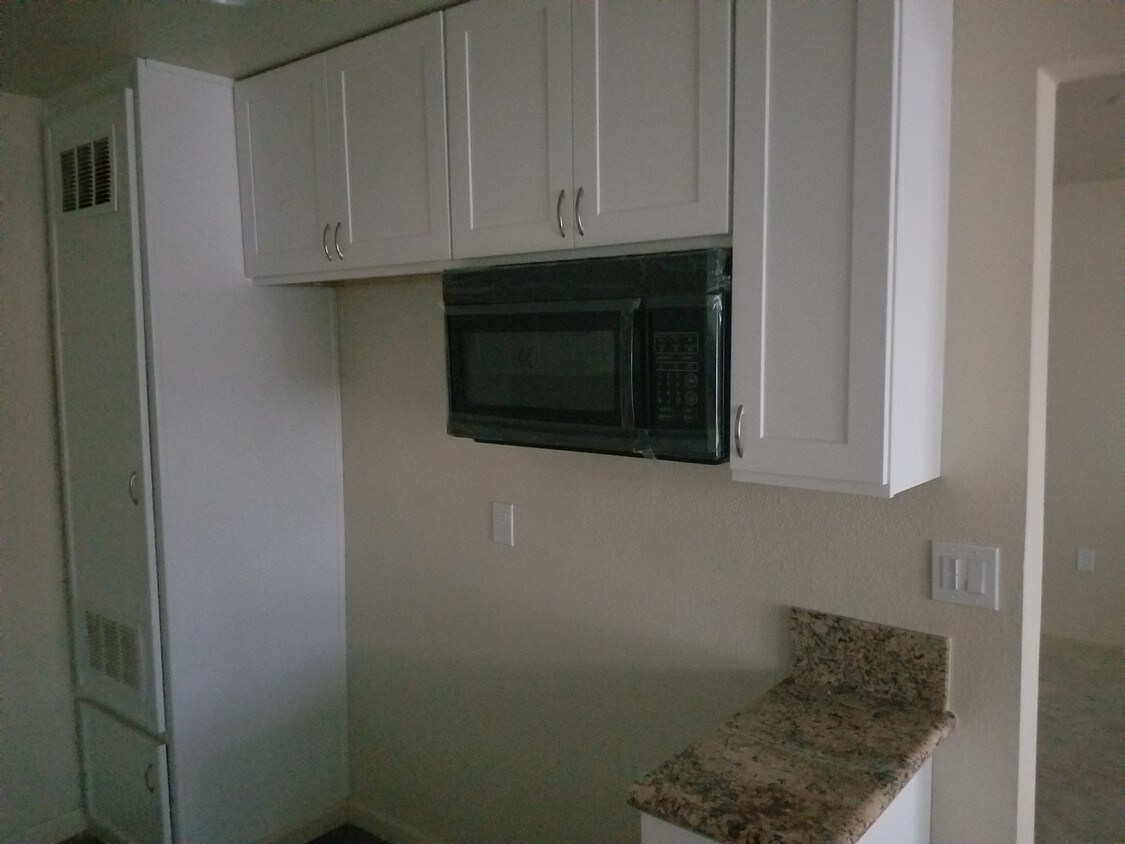 Apt.#2 - 2619 W Imperial Hwy