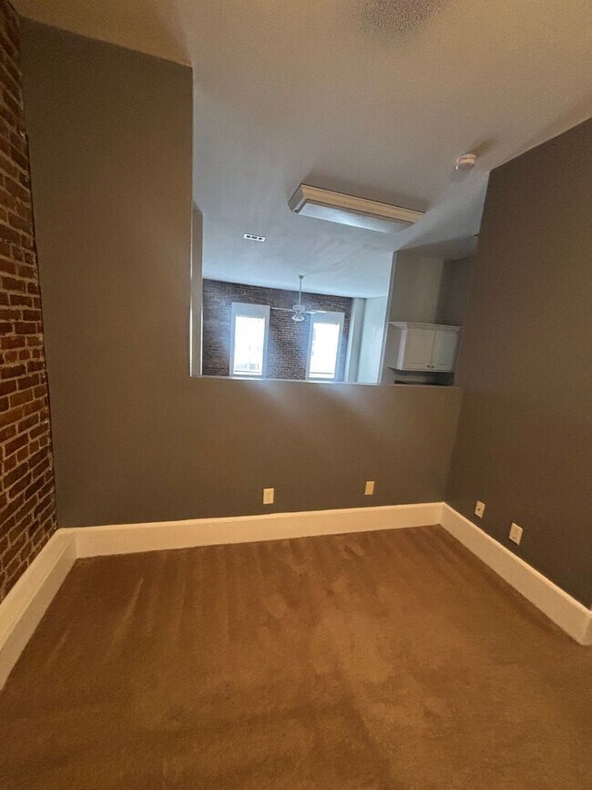 Foto del edificio - 130 N Ashley St