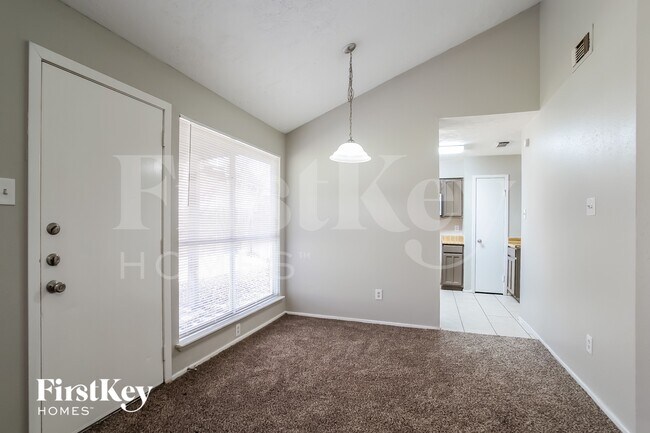 Foto del edificio - 4118 Pinebridge Ln